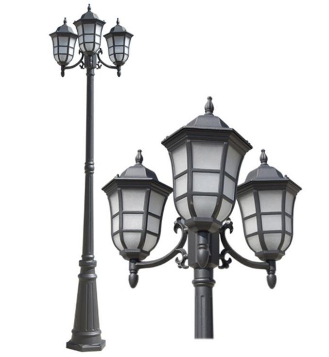 Класична градинска лампа со надворешна декорација